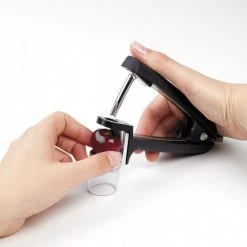 OXO KITCHEN TOOLS CHERRY/OLIVE PITTER