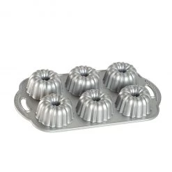 NORDIC WARE PLATINUM BUNDT ANNIVESARY PAN